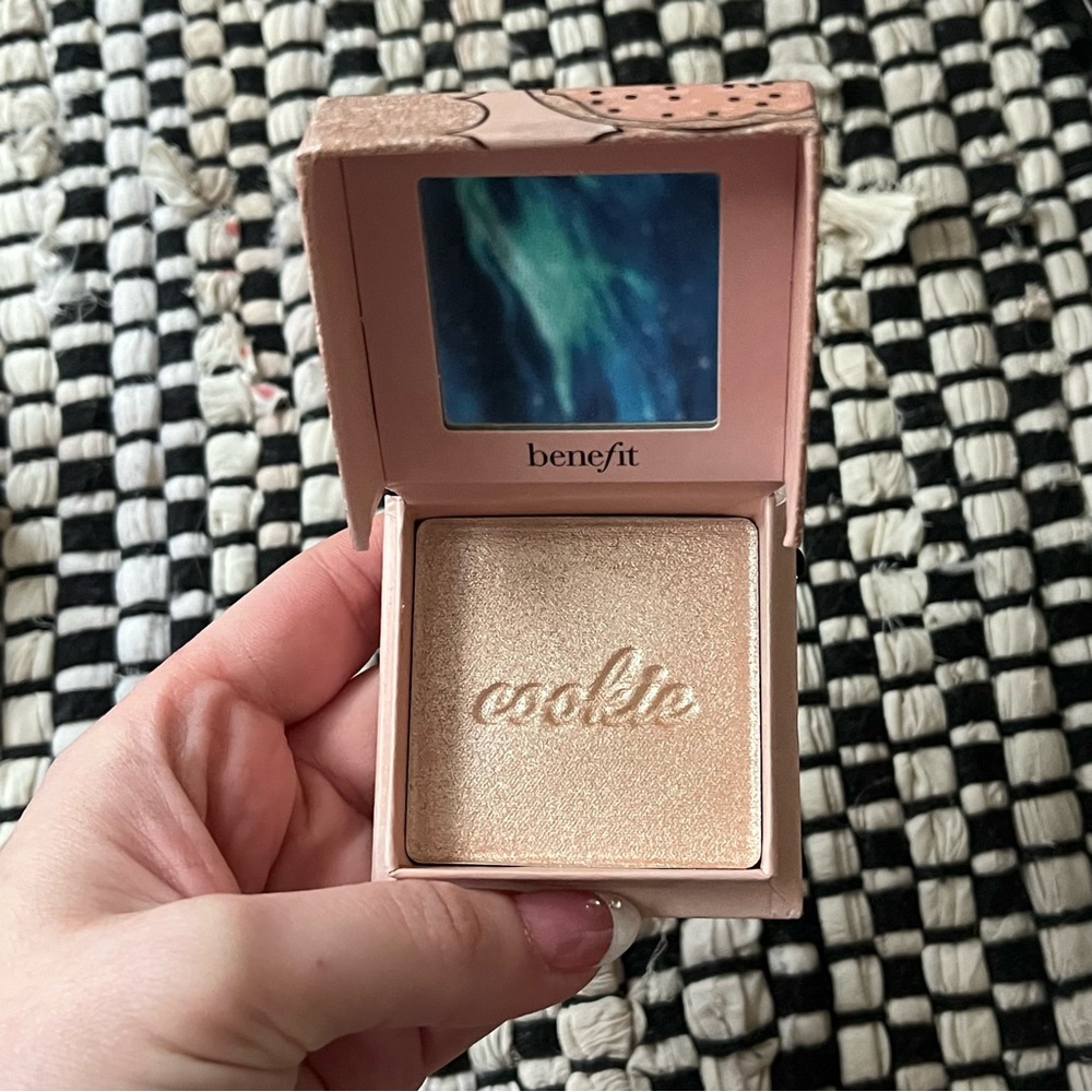 Benefit cookie golden pearl highlighter